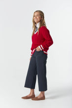 Load image into Gallery viewer, Goondiwindi - Harvest V Neck Jumper - Poinsettia/White