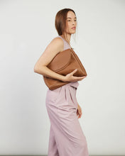 Load image into Gallery viewer, Saben - Becks Crossbody - Tan Luxe