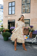 Load image into Gallery viewer, Lolly's Laundry - Blakell Midi Dress - Flower Print
