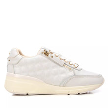 Load image into Gallery viewer, Carmela - 161954 Jogger - White