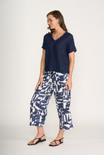 Load image into Gallery viewer, Foil - V Benefits Top