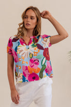 Load image into Gallery viewer, Kaleido - Linen Short Sleeve Bloom Burst Top