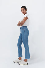 Load image into Gallery viewer, Kireina - Vacay Jean | Raw Hem