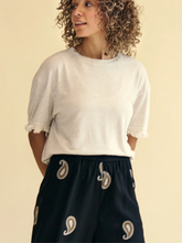 Load image into Gallery viewer, Mos Mosh - Kalu Fringe Tee