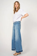 Load image into Gallery viewer, Mos Mosh - Endre O-SS Tee - White