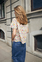 Load image into Gallery viewer, Lolly's Laundry - Myall Shirt - Flower Print