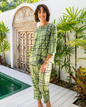 Load image into Gallery viewer, See Saw - Linen 7/8 Flat Front Pants - Tokyo Streets