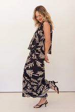 Load image into Gallery viewer, See Saw - 100% Cotton Pintuck Top - Leaf Print