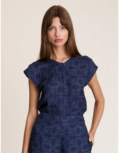 Load image into Gallery viewer, State of Embrace - Stitch Floral Cap Shirt - Navy