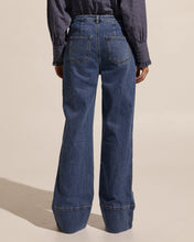 Load image into Gallery viewer, Zoe Kratzmann | Magnet Jean | Mid Denim