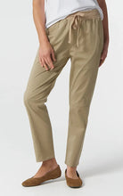 Load image into Gallery viewer, Goondiwindi - Vine Cropped Jogger - Beige
