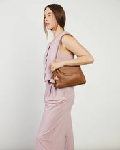 Load image into Gallery viewer, Saben - Beckett Crossbody - Tan Luxe
