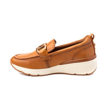 Load image into Gallery viewer, Carmela - 161822 Camel Loafer
