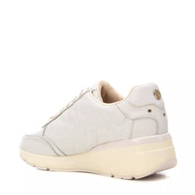 Load image into Gallery viewer, Carmela - 161954 Jogger - White
