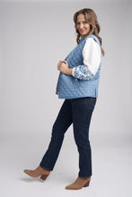 Load image into Gallery viewer, Goondiwindi - Quilted Vest
