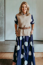 Load image into Gallery viewer, Goondiwindi - Vest With Side Slits - Oatmeal
