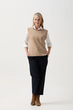 Load image into Gallery viewer, Goondiwindi - Vest With Side Slits - Oatmeal
