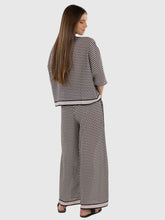 Load image into Gallery viewer, Humidity - Hexi Shirt - Black/Cream

