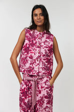 Load image into Gallery viewer, Lolly's Laundry - Cairo Quilted Vest - Pink
