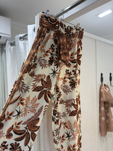 Load image into Gallery viewer, Lolly's Laundry - Vicky Pants - Creme
