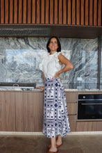 Load image into Gallery viewer, Luoni - Willow Top - Plain White
