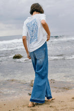 Load image into Gallery viewer, Mos Mosh - Endre O-SS Tee - White
