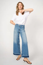 Load image into Gallery viewer, Mos Mosh - Endre O-SS Tee - White
