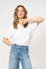 Load image into Gallery viewer, Mos Mosh - Endre O-SS Tee - White
