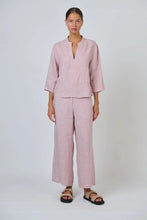 Load image into Gallery viewer, Naturals - GA668 Linen Top - Radish
