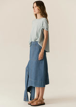 Load image into Gallery viewer, POL - Carsen Skirt - Light Wash

