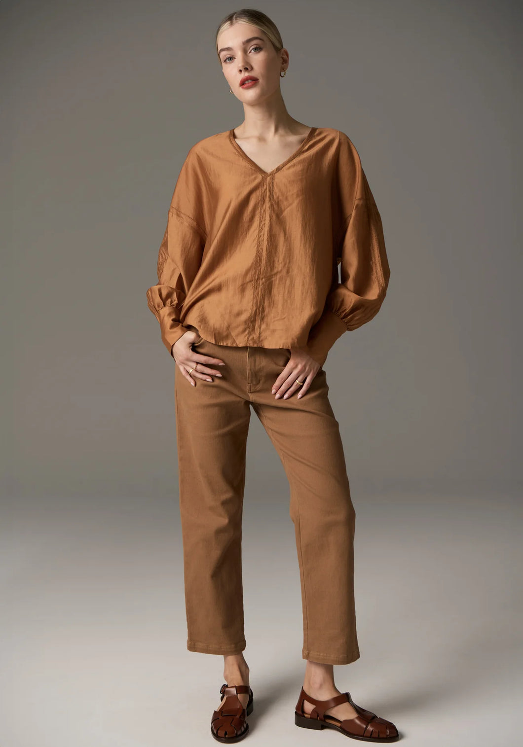 POL - Rhea V Shirt