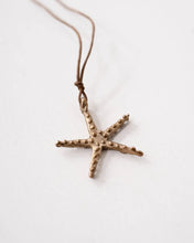 Load image into Gallery viewer, Pesci - Med Stella Di Mare Pendant
