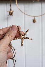 Load image into Gallery viewer, Pesci - Med Stella Di Mare Pendant
