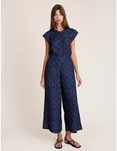 Load image into Gallery viewer, State of Embrace - Stitch Floral Cap Shirt - Navy
