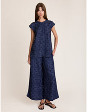 Load image into Gallery viewer, State of Embrace - Stitch Floral Cap Shirt - Navy
