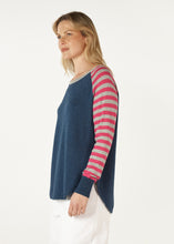Load image into Gallery viewer, Zaket &amp; Plover - Spot + Stripe Crew - Denim
