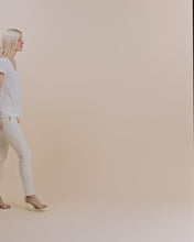 Load and play video in Gallery viewer, Mos Mosh - Tulli V-SS Tee - White

