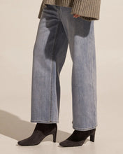 Load image into Gallery viewer, Zoe Kratzmann - Beacon Jean - Washed Denim
